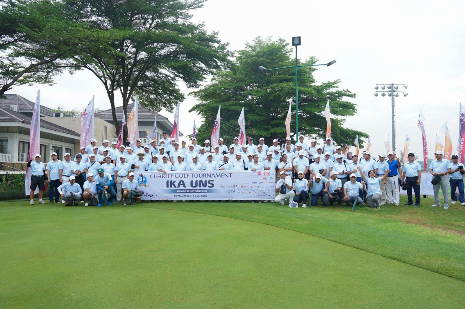 Kompak di Lapangan, Peduli Almamater: IKA UNS Gelar Charity Golf Tournament 2025
