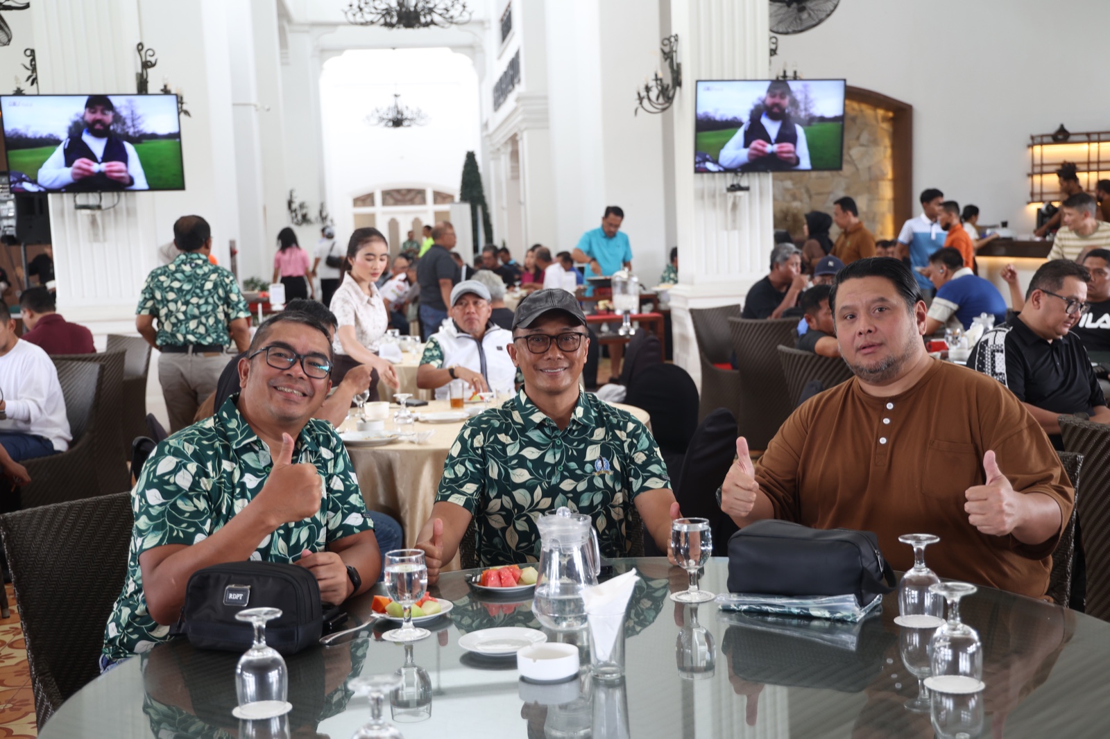 Swing-nya Alumni, Sibuknya FISIP Keseret Arus Kebaikan di Charity Golf IKA UNS 2025